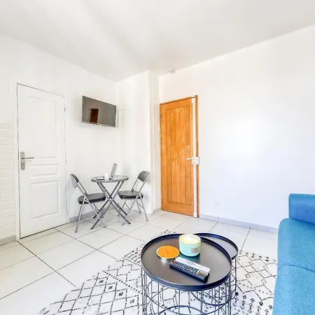 A 30s Du Rer E,paris En 20 Min 홈스테이 파리